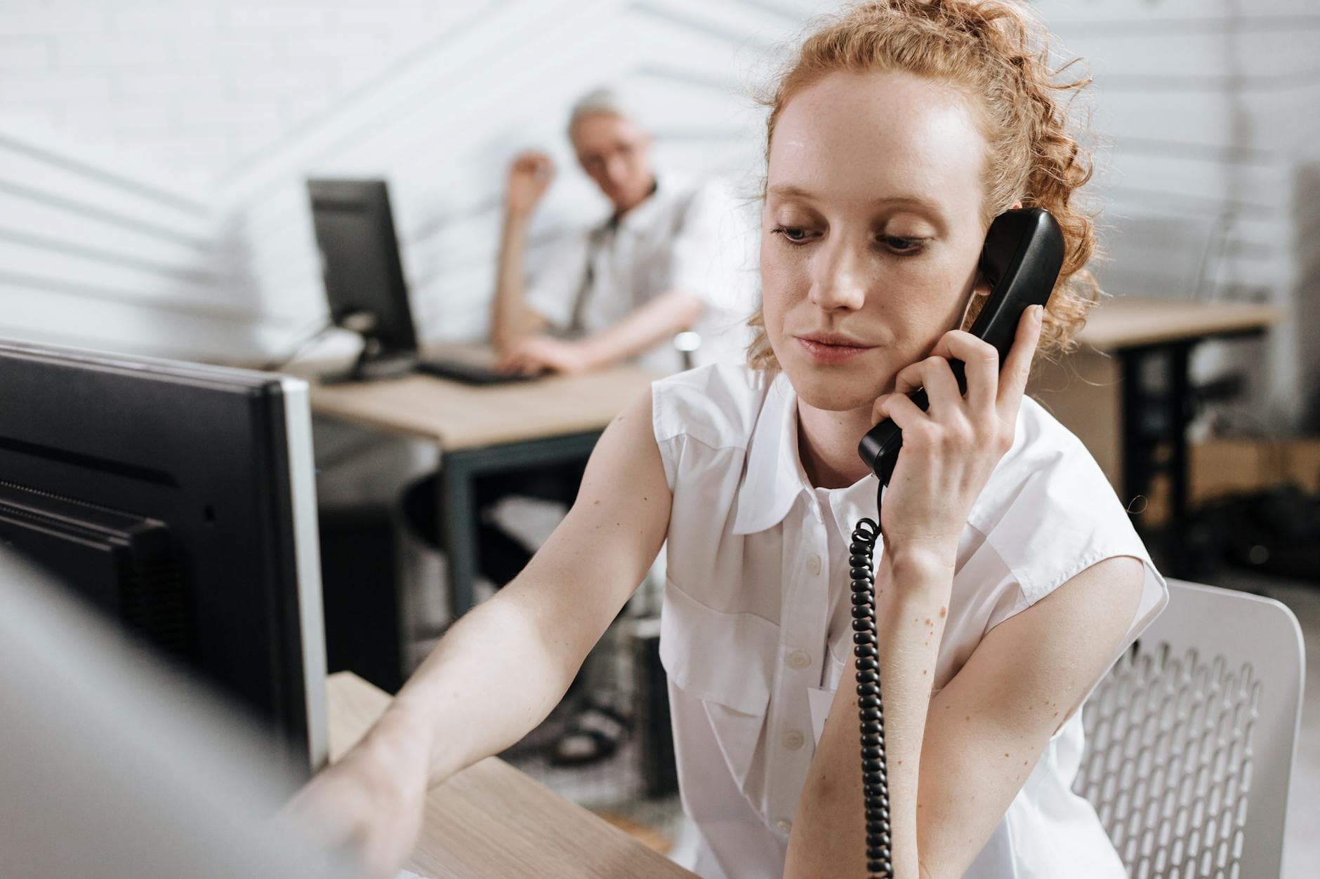 Contact centre agent making a compliant outbound payment call under TCPA and FCC rules