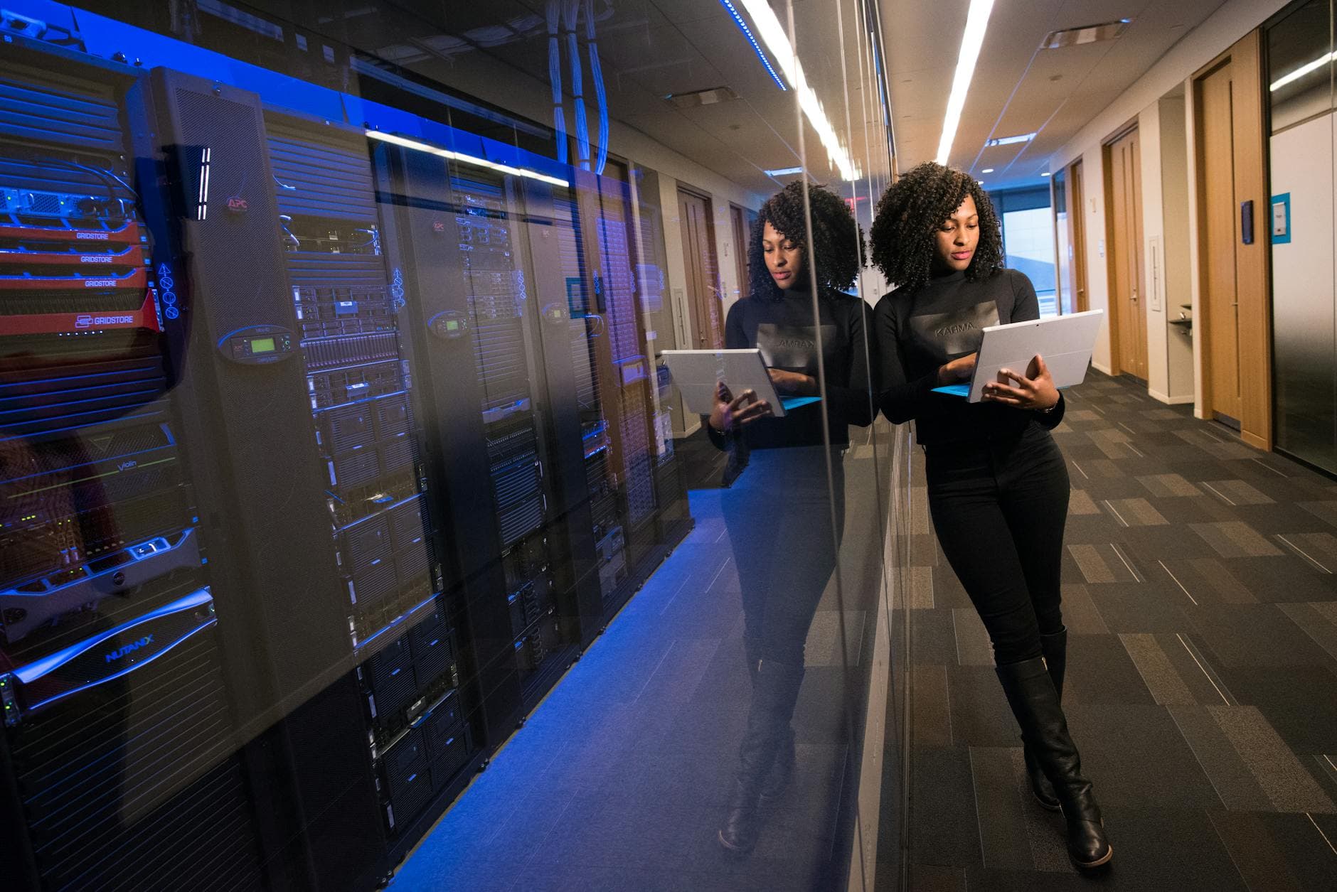 Cloud Contact Center Solutions: Features and Security Guide