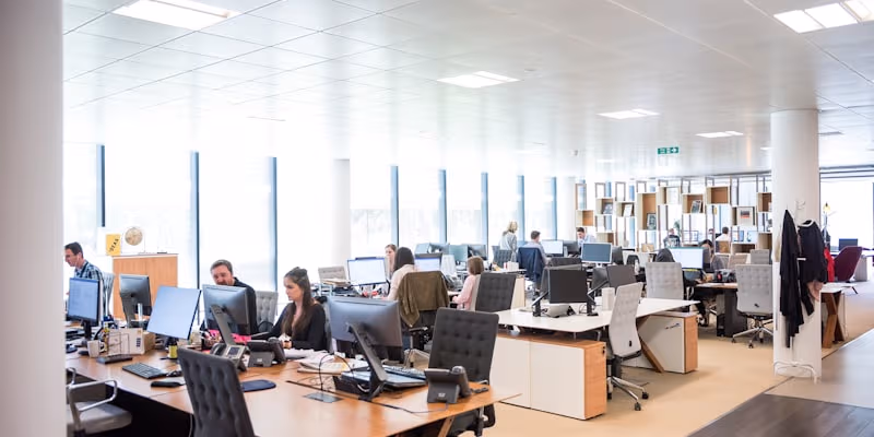 US contact center agents taking secure card payments with Paytia